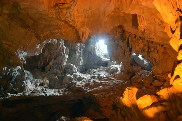 Thien Cung Cave, Halong